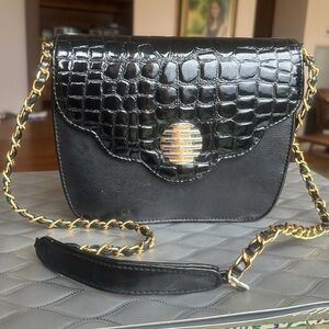 💕Vintage Black Leather Alligator Embossed Shoulder Flap Bag w Gold Hardware EUC